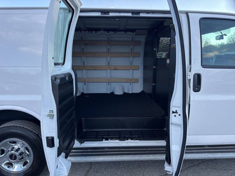 2023 GMC Savana 2500