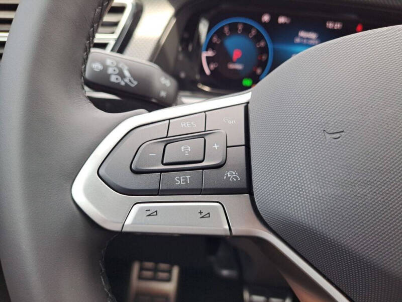 2026 Volkswagen Atlas Cross Sport SEL Premium R-Line 4Motion