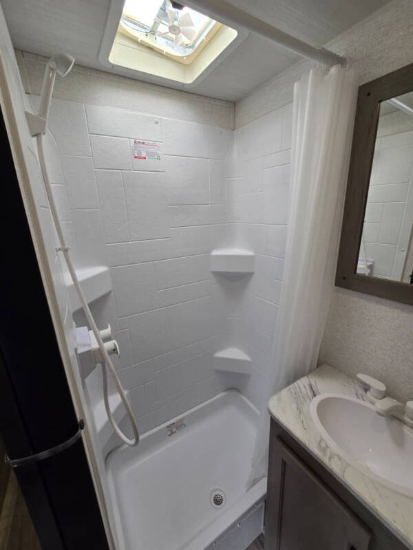 2024 KEYSTONE HIDEOUT 200 RL