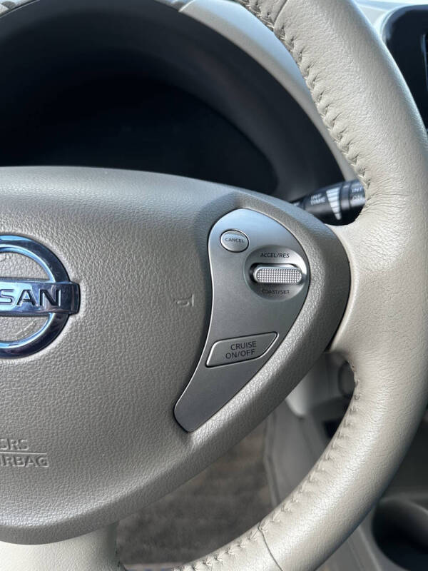 2012 Nissan LEAF SL
