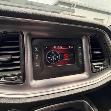 2017 Dodge Challenger SXT