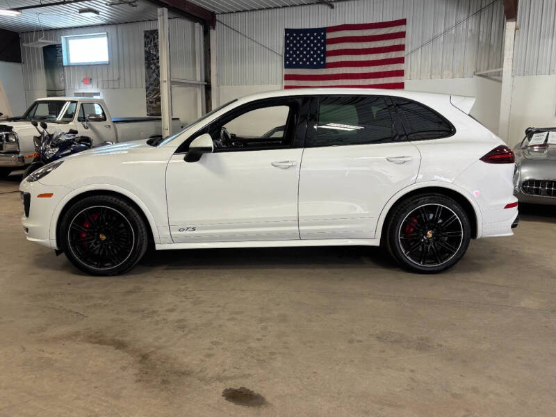 2016 Porsche Cayenne GTS