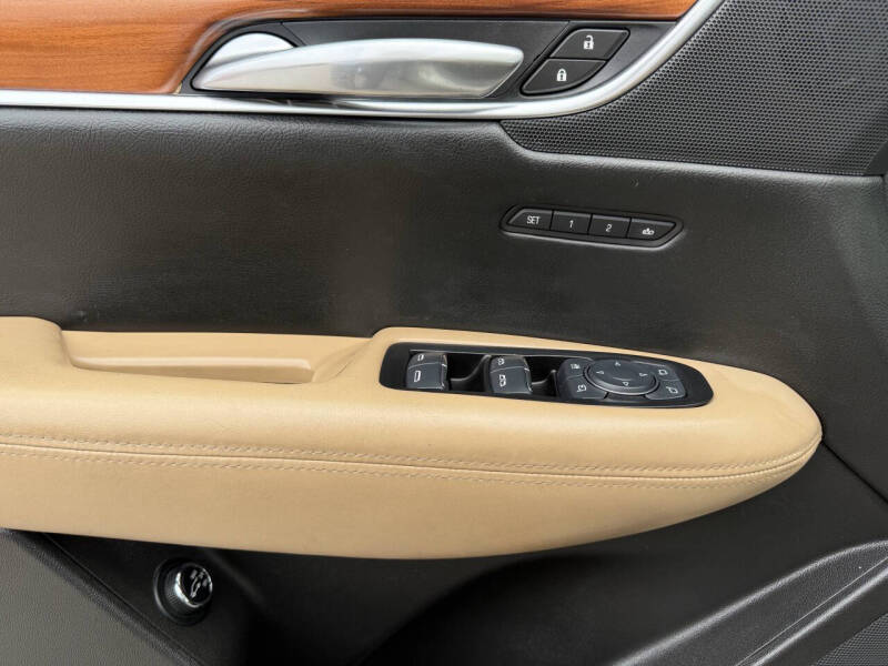 2017 Cadillac XT5 Platinum