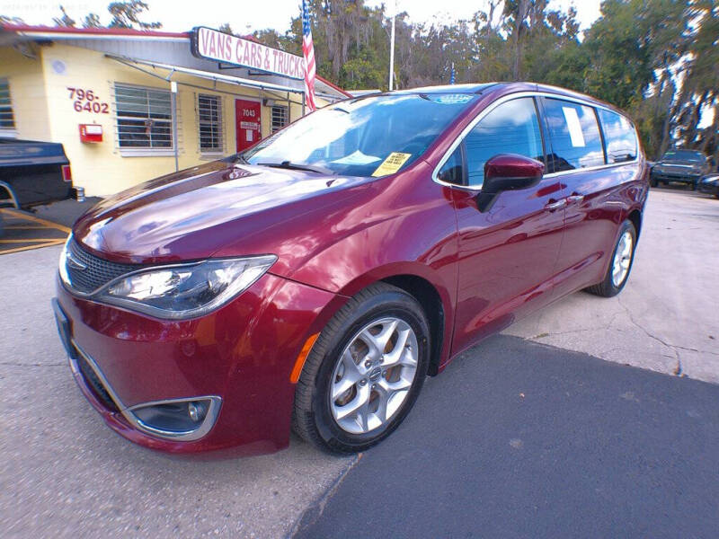 2017 Chrysler Pacifica Touring-L