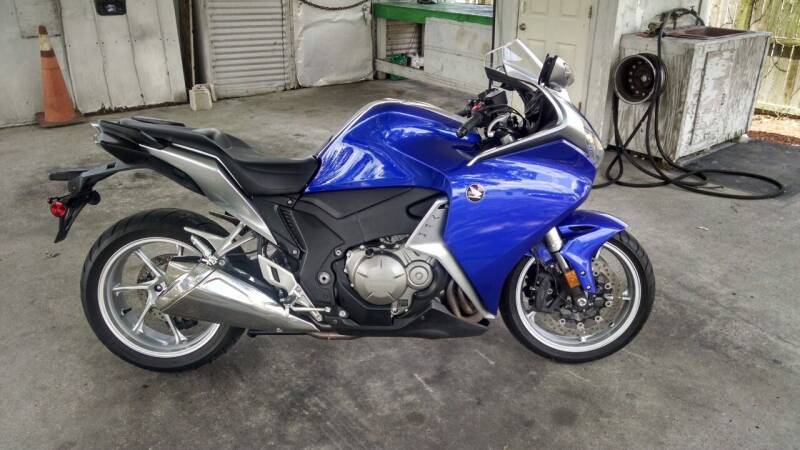 2012 Honda VFR1200F for sale at BAYSIDE AUTOMALL in Lakeland FL