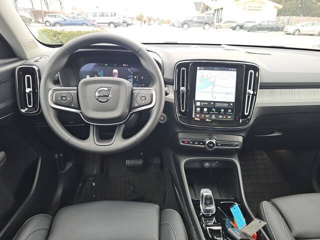 2026 Volvo XC40 B5 Plus