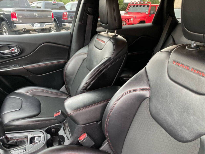 2019 Jeep Cherokee Trailhawk