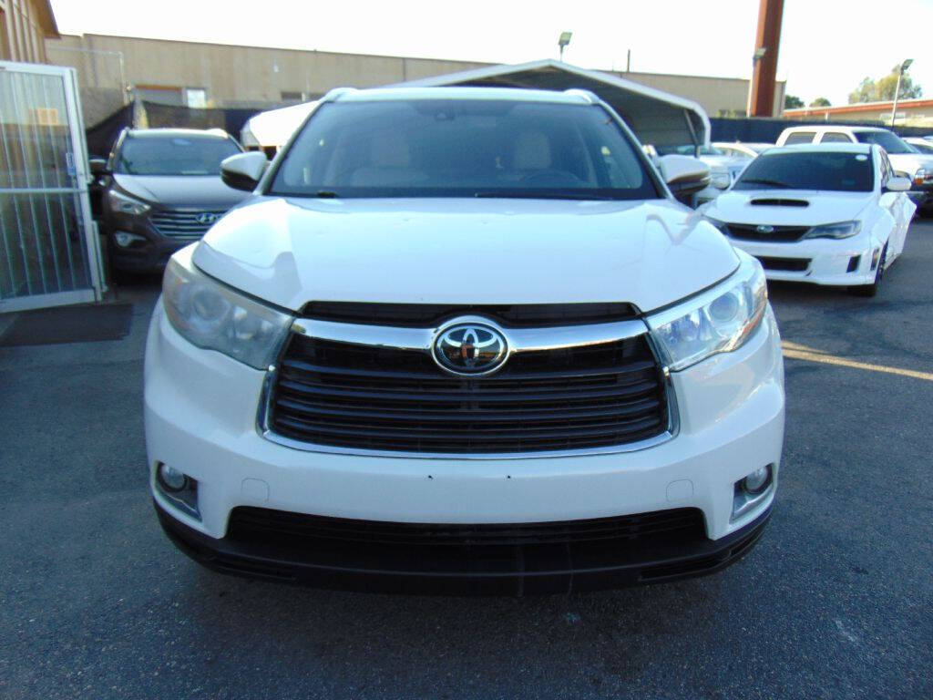 2016 Toyota Highlander for sale at Avalanche Auto Sales in Denver, CO