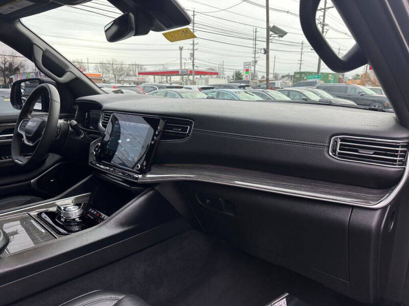 2022 Jeep Wagoneer Series II