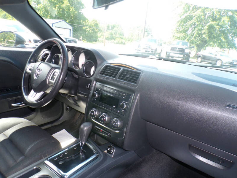 2014 Dodge Challenger SXT Plus