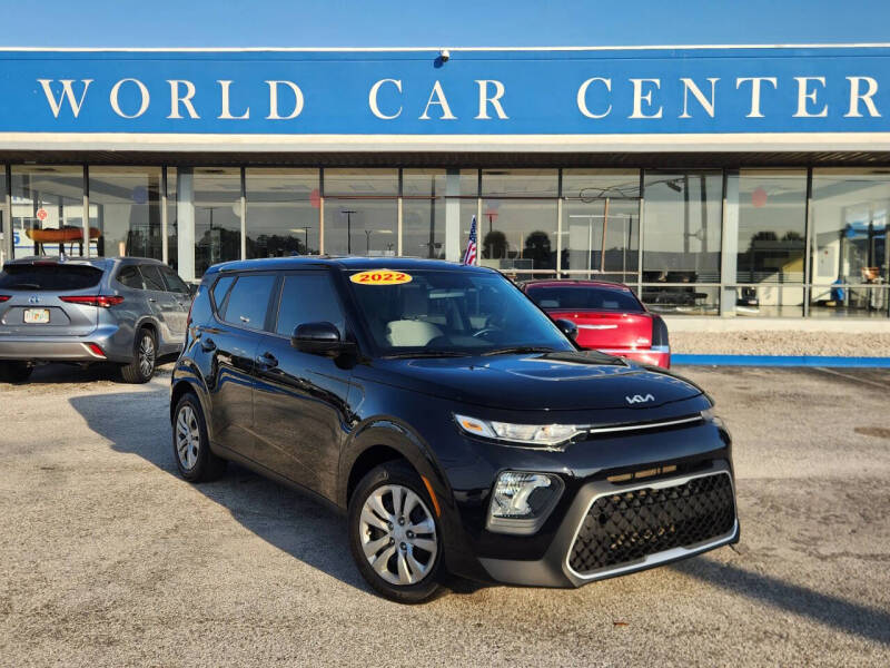 2022 Kia Soul LX's photo