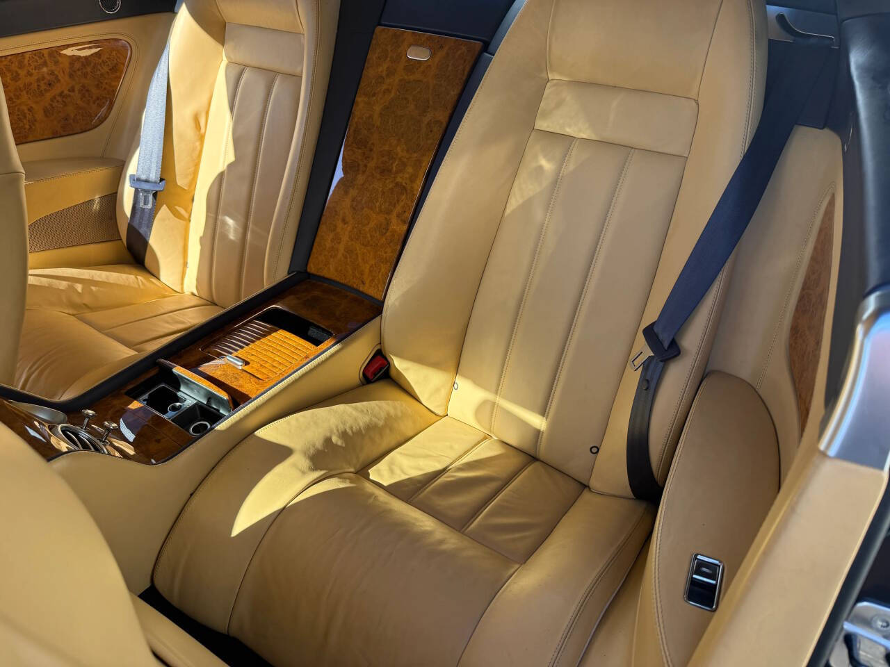 2004 Bentley Continental 23