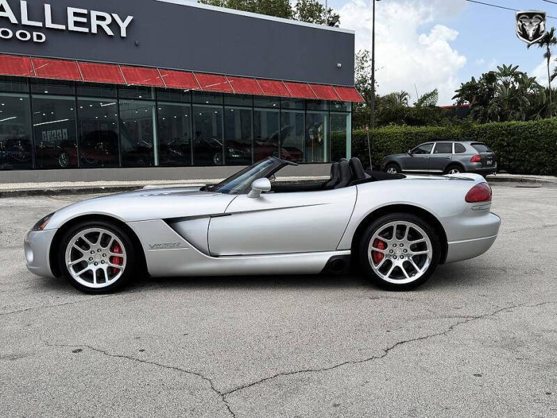 2004 Dodge Viper SRT-10
