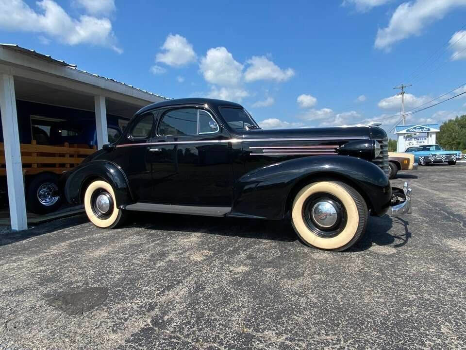 1937 Oldsmobile Cutlass 16