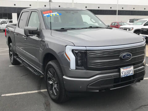 2022 Ford F-150 Lightning Lariat