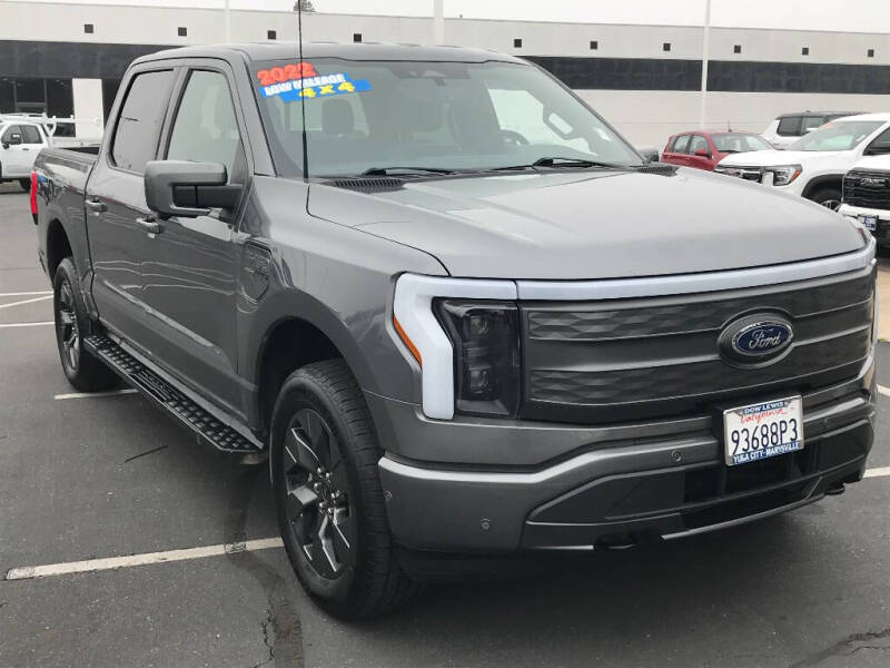 2022 Ford F-150 Lightning Lariat