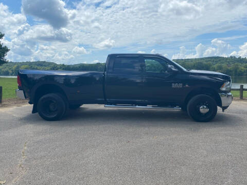 2018 RAM Ram Pickup 3500 for sale at Monroe Auto's, LLC in Parsons TN