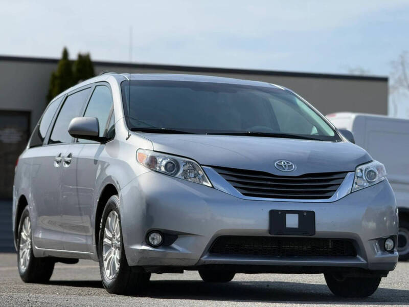 2012 Toyota Sienna