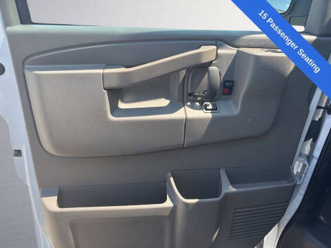 2025 Chevrolet Express LS 3500