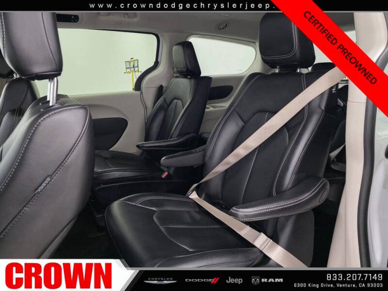 2024 Chrysler Pacifica Plug-In Hybrid Select