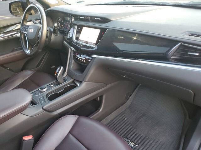 2022 Cadillac XT6 Premium Luxury