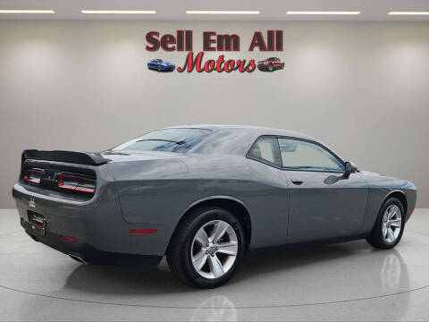 2023 Dodge Challenger SXT