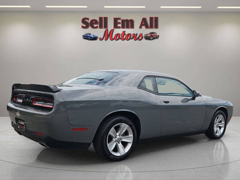 2023 Dodge Challenger SXT