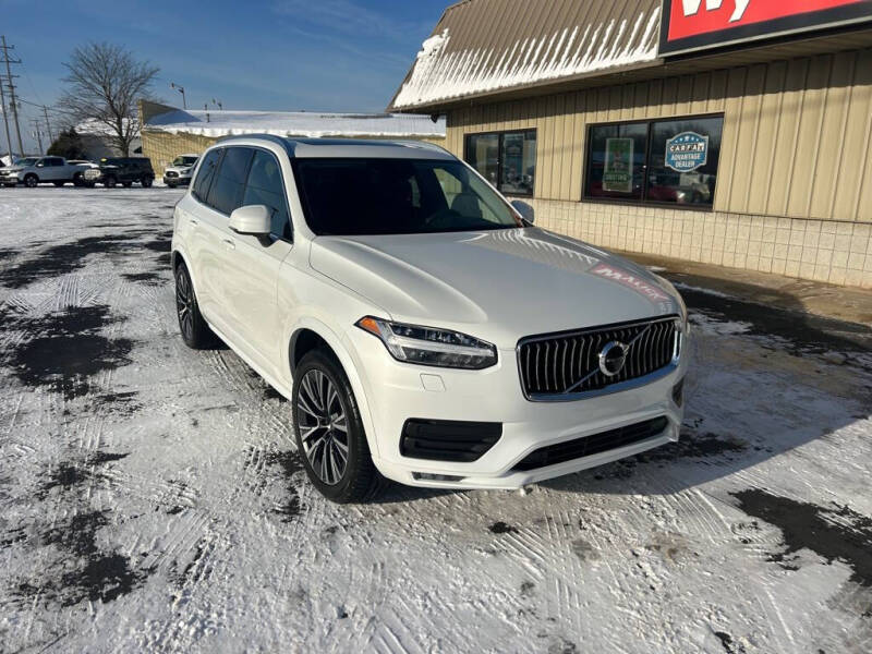 2022 Volvo XC90 T6 Momentum 7-Passenger