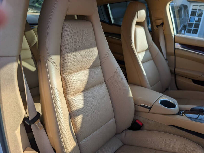 2016 Porsche Panamera S