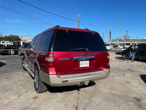 2008 Ford Expedition for sale at Gator's Auto Sales in Garland TX