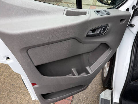 2023 Ford Transit 250