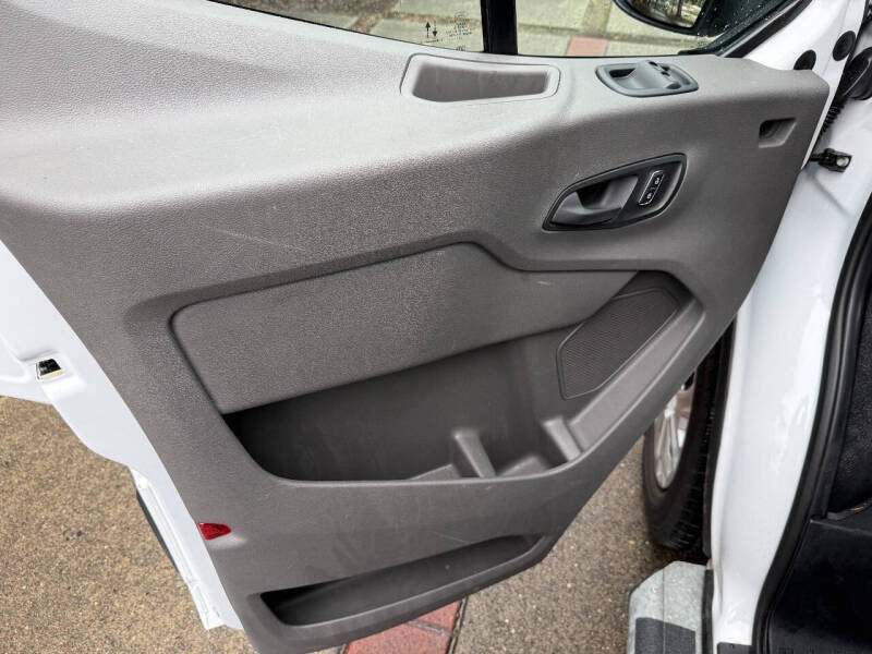 2023 Ford Transit 250