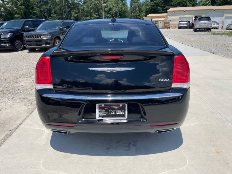 2017 Chrysler 300 Limited