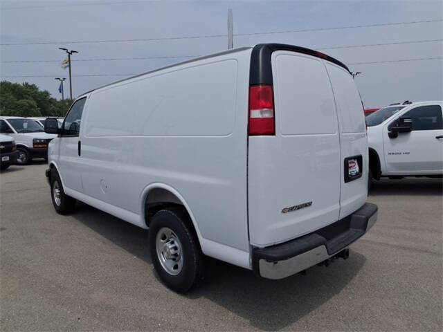 2025 Chevrolet Express 3500
