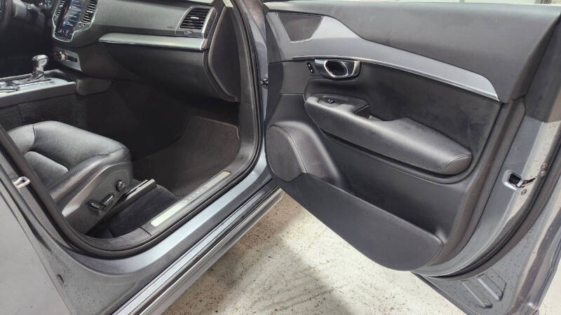 2018 Volvo XC90 T5 Momentum 7-Passenger