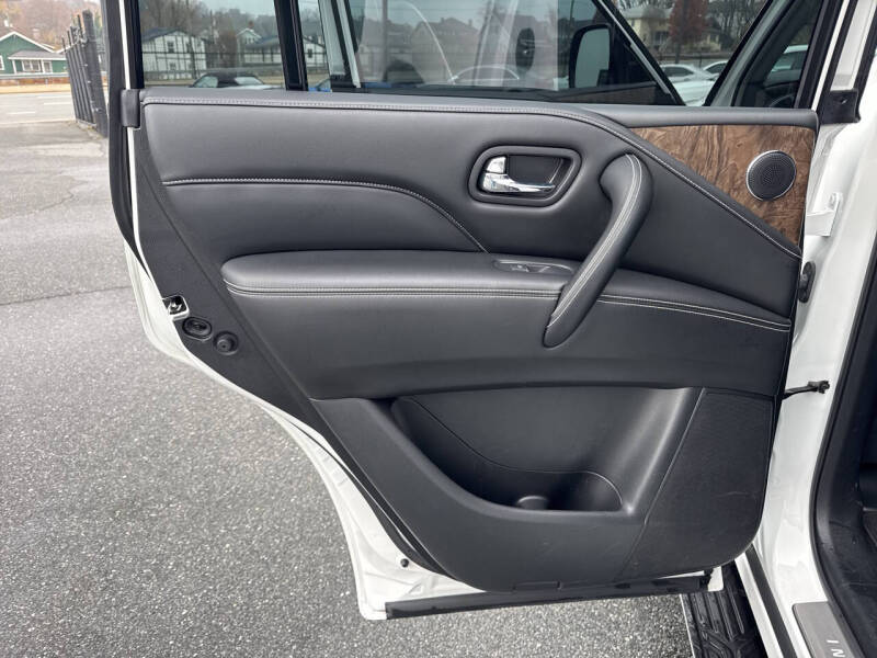 2022 Infiniti QX80 Premium Select