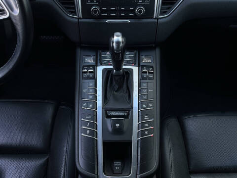 2017 Porsche Macan S