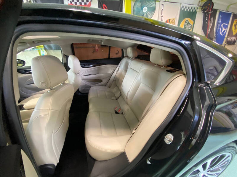 2018 Buick Regal Sportback Essence