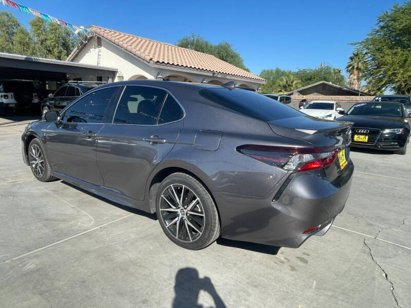 2022 Toyota Camry SE