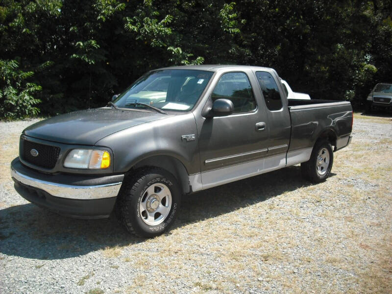 2002 Ford F-150 XLT photo 3