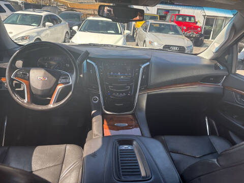 2018 Cadillac Escalade Standard