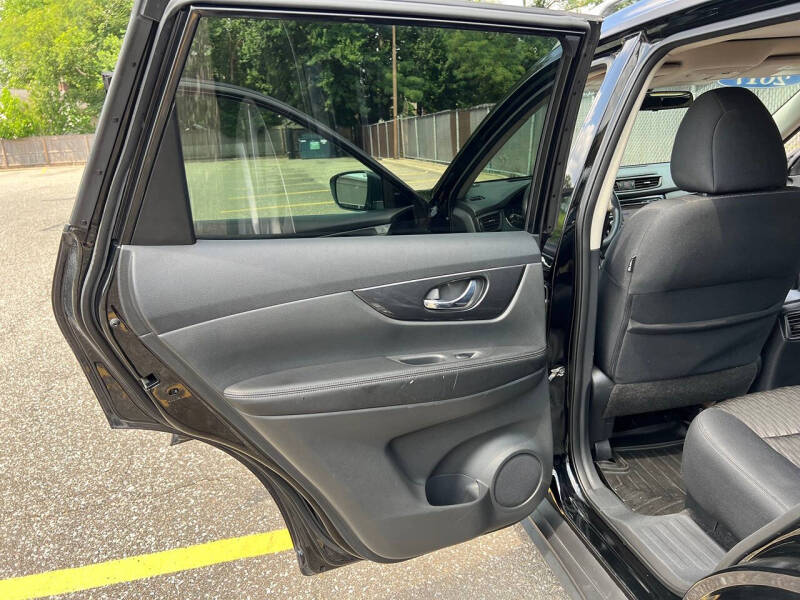 2017 Nissan Rogue SV