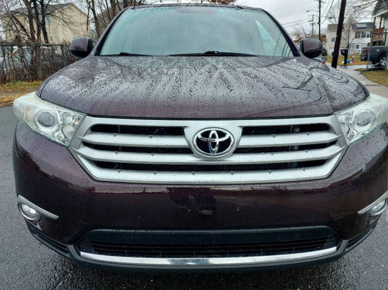 2011 Toyota Highlander SE