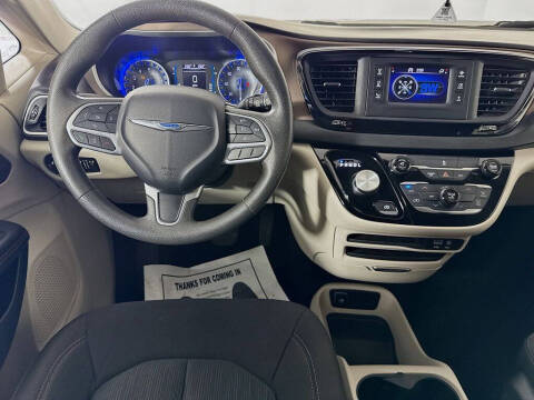 2017 Chrysler Pacifica LX