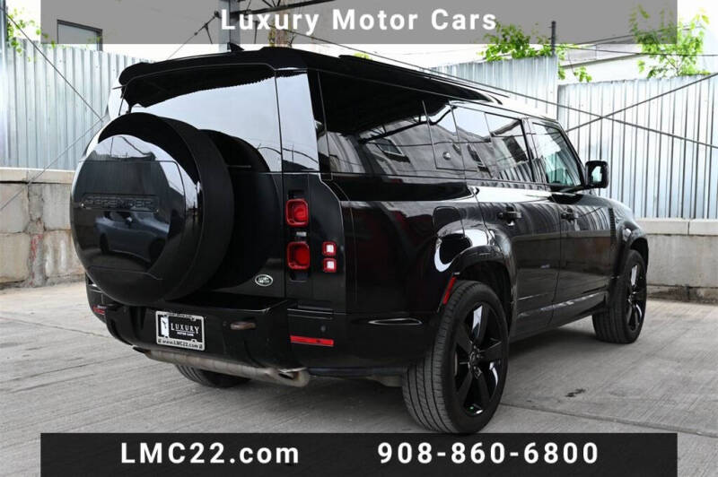 2023 Land Rover Defender 130 X-Dynamic SE