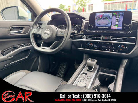 2023 Nissan Pathfinder SL