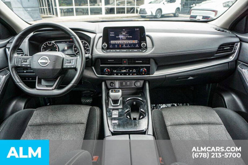2025 Nissan Rogue SV