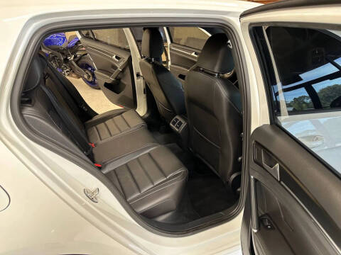 2017 Volkswagen Golf R 4Motion