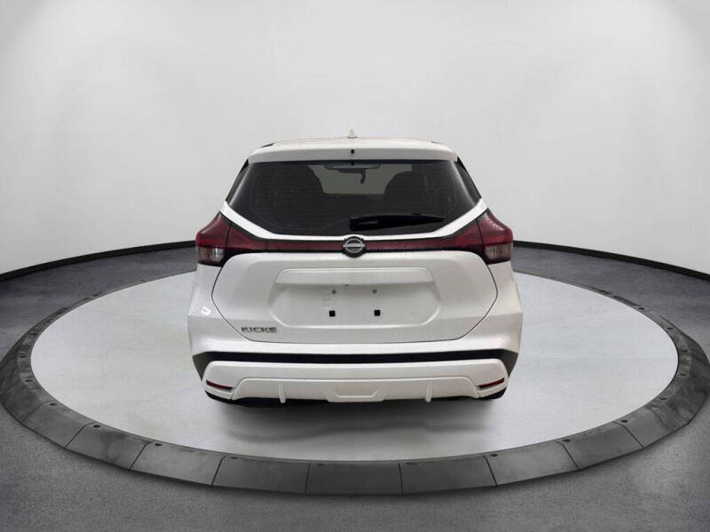 2022 Nissan Kicks S