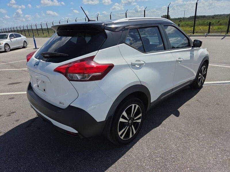 2019 Nissan Kicks SR